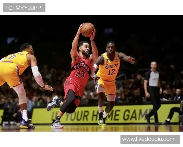 弗雷德范弗利特如何在NBA赛场上展现领导力与竞技实力